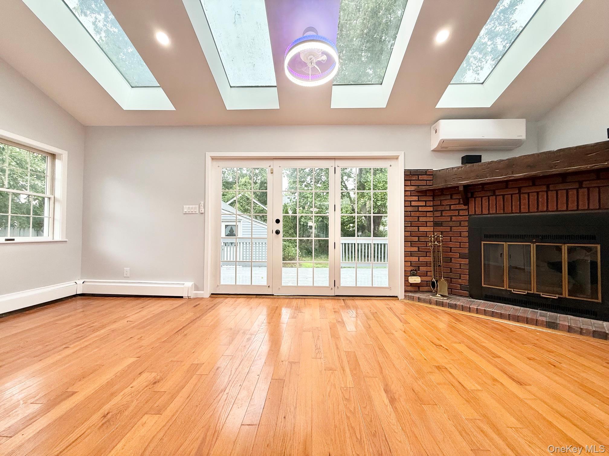 20 Baylis Place Syosset, NY 11791 - Photo 8 of 21
