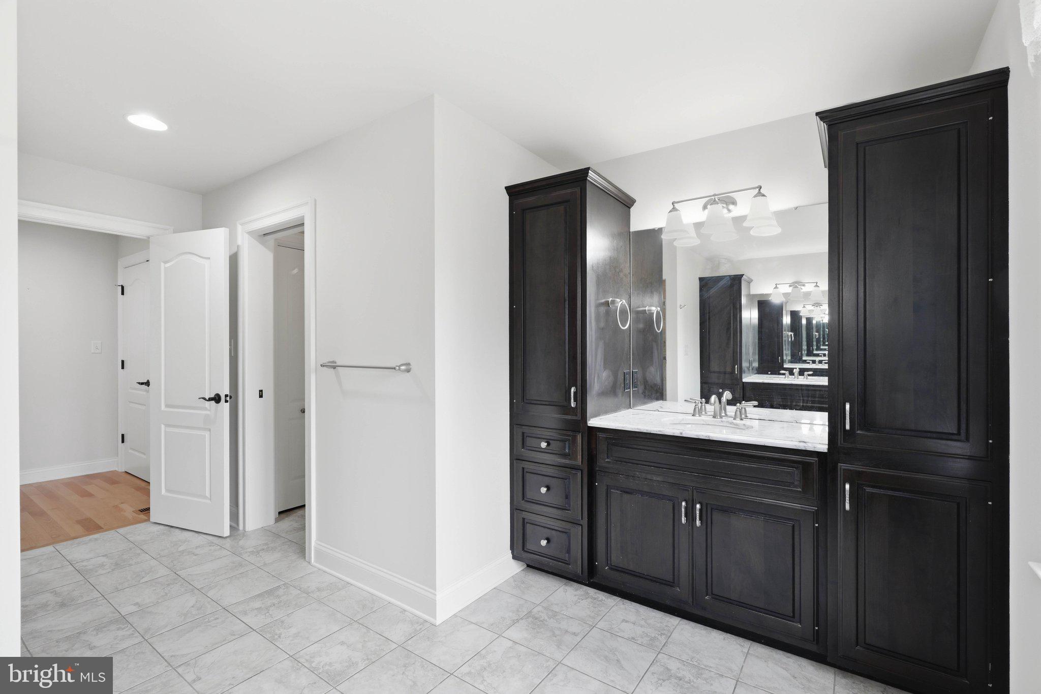 340 Royal Hunt Way Lititz, PA 17543 - Photo 39 of 65 His and Her Sinks