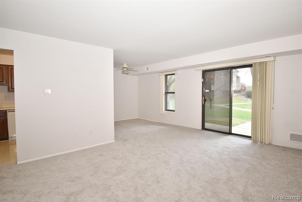 30475 West 14 Mile Road, Unit 74 Farmington, MI 48334 - Photo 6 of 33 Gallery Image 6