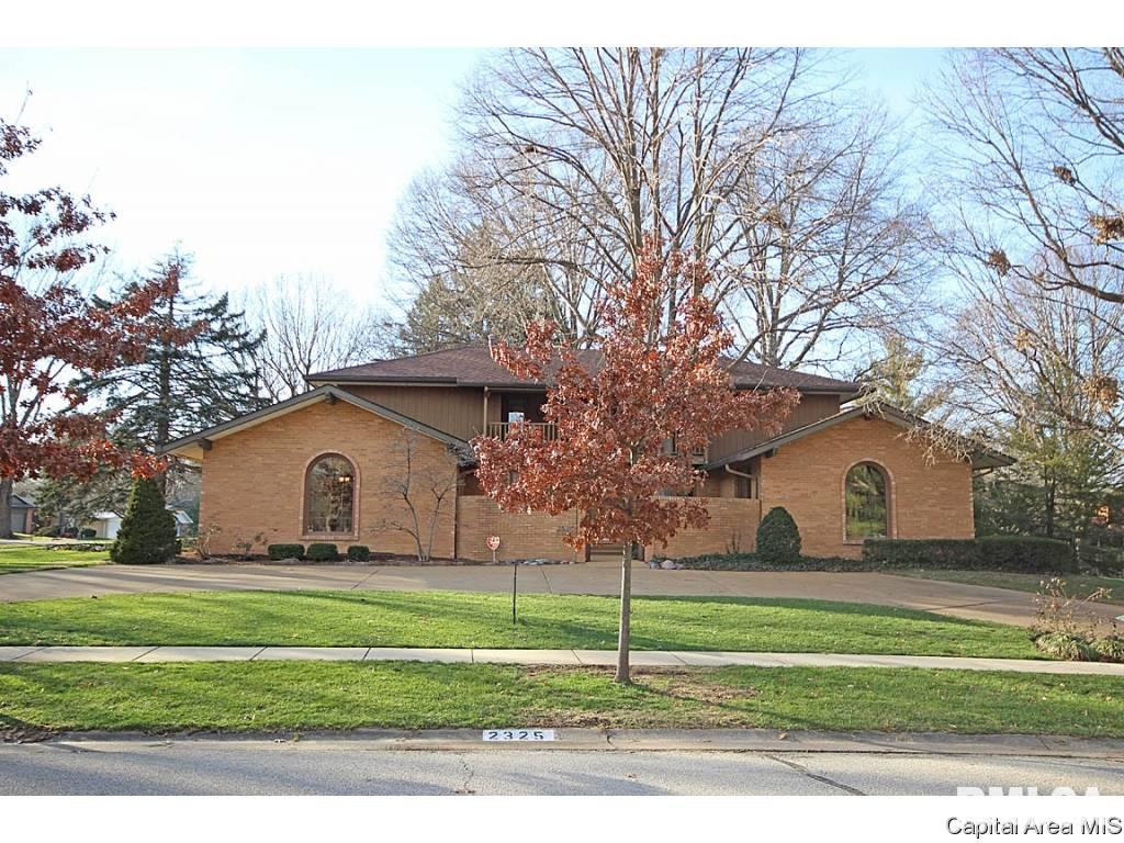 2325 Sylvan Road Springfield, IL 62704 - Photo 1 of 36 Gallery Image 1