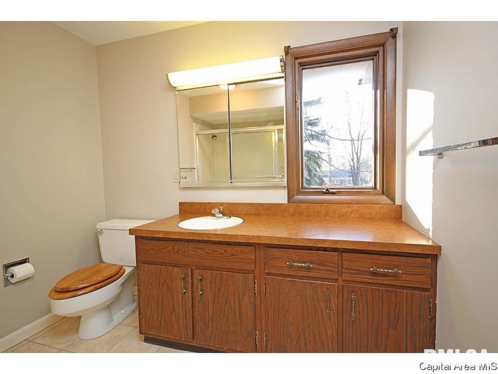 2325 Sylvan Road Springfield, IL 62704 - Photo 28 of 36 Gallery Image 28
