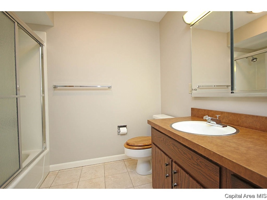 2325 Sylvan Road Springfield, IL 62704 - Photo 29 of 36 Gallery Image 29
