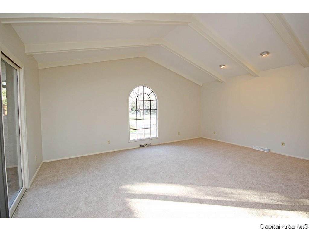 2325 Sylvan Road Springfield, IL 62704 - Photo 3 of 36 Gallery Image 3