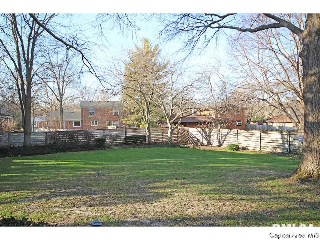 2325 Sylvan Road Springfield, IL 62704 - Photo 35 of 36 Gallery Image 35