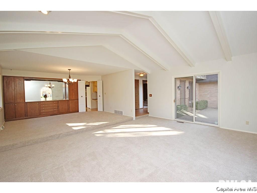 2325 Sylvan Road Springfield, IL 62704 - Photo 4 of 36 Gallery Image 4