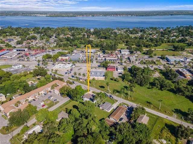 $190,000 | 3916 Woodside Avenue, Fort Myers, FL 33916