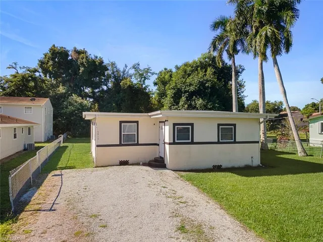 $190,000 | 3916 Woodside Avenue, Fort Myers, FL 33916