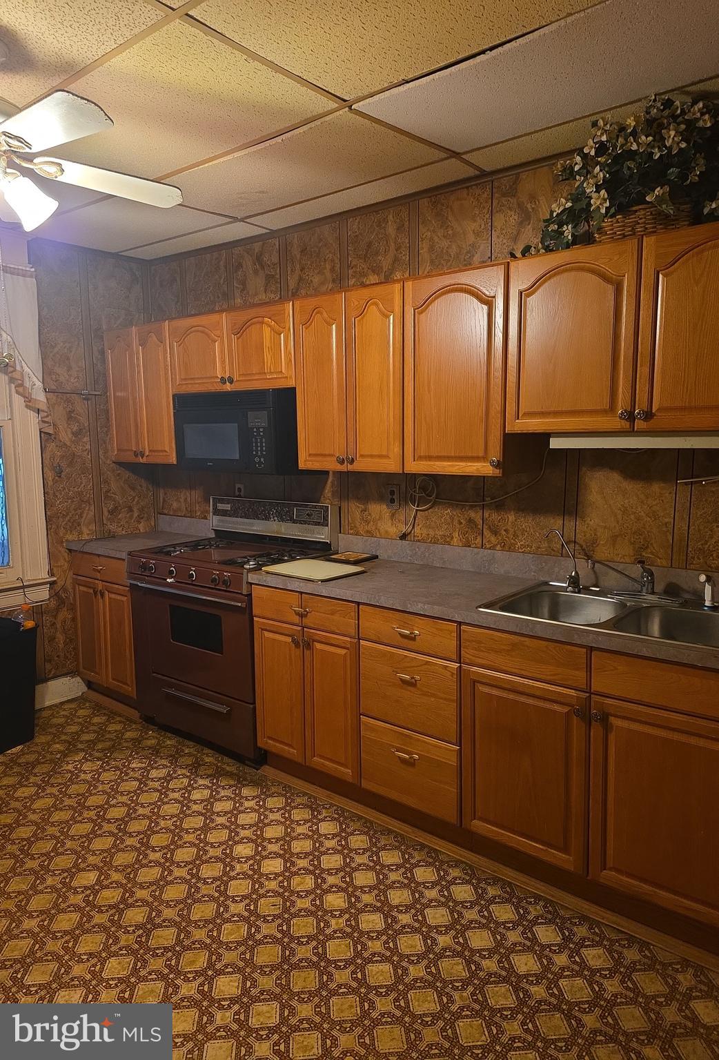 1015 E Street Northeast Washington, DC 20002 - Photo 3 of 9