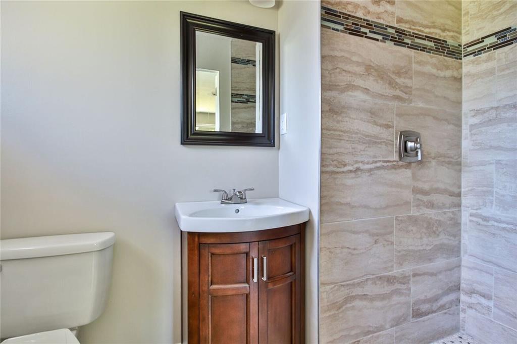 938 Bebout Road Venetia, PA 15367 - Photo 11 of 20 Fully renovated master bathroom