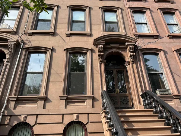 $4,500 | 268 Montgomery Street, Unit 1, Jersey City, NJ 07302