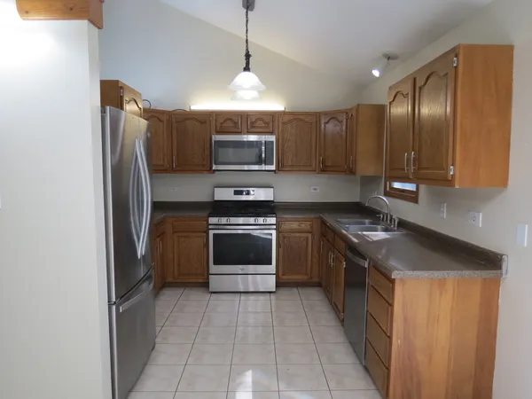 $244,000 | 274 East 34th Street, Steger, IL 60475