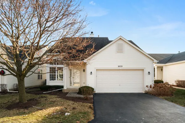 $397,900 | 16139 Seneca Lake Circle, Crest Hill, IL 60403