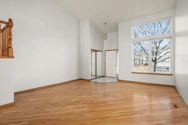 $397,900 | 16139 Seneca Lake Circle, Crest Hill, IL 60403