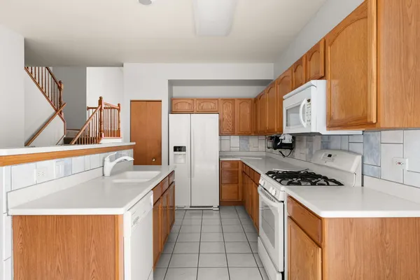 $397,900 | 16139 Seneca Lake Circle, Crest Hill, IL 60403