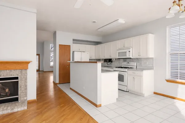 $397,900 | 16139 Seneca Lake Circle, Crest Hill, IL 60403