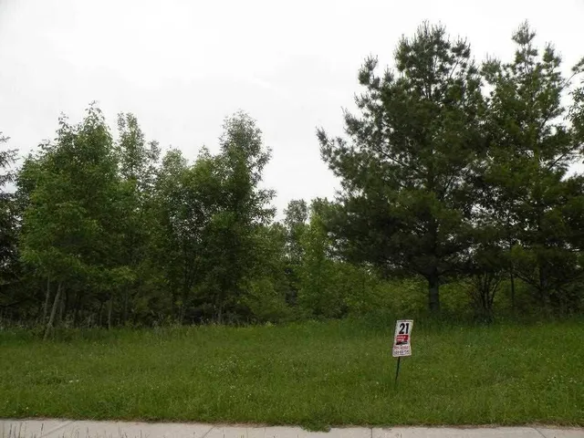 $39,900 | 333 Drumlin Loop, Ripon, WI 54971