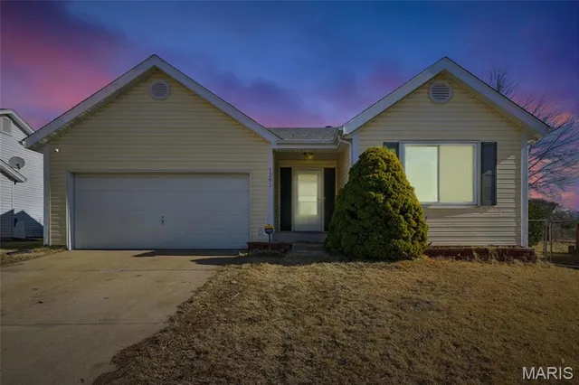 $240,000 | 1203 Advance Drive, Florissant, MO 63031