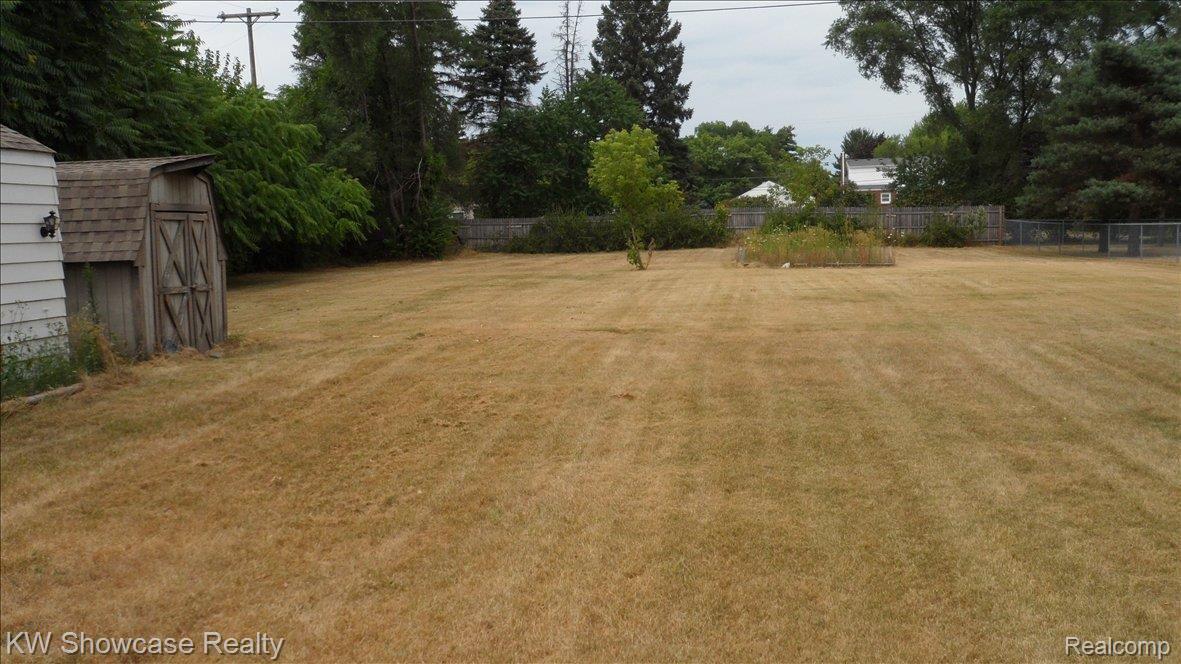 8225 Millis Road Utica, MI 48317 - Photo 8 of 10 millis back yard