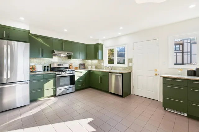 $1,595,000 | 6227 Wood Drive, Oakland, CA 94611