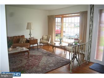 902 White Horse Hamilton Square Road Hamilton, NJ 08610 - Photo 5 of 12 Living Room