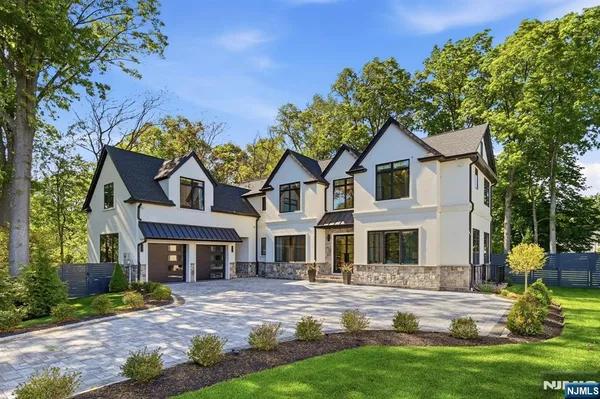 $3,895,000 | 11 Forcier Court, Tenafly, NJ 07670