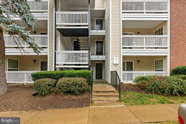 $362,000 | 1517 Lincoln Way, Unit 304A, McLean, VA 22102