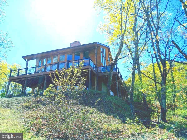$850,000 | 334 Tomahawk Lane, Edinburg, VA 22824