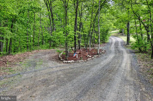 $650,000 | 334 Tomahawk Lane, Edinburg, VA 22824