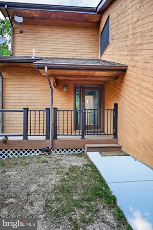 $650,000 | 334 Tomahawk Lane, Edinburg, VA 22824