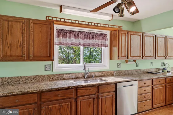 $650,000 | 334 Tomahawk Lane, Edinburg, VA 22824
