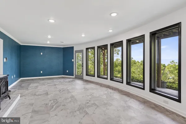 $650,000 | 334 Tomahawk Lane, Edinburg, VA 22824