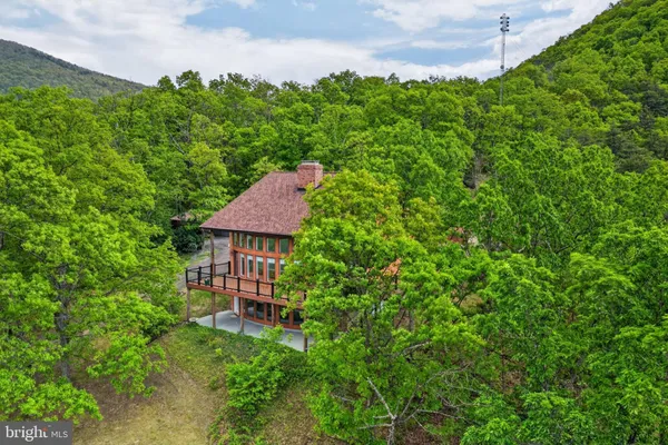 $650,000 | 334 Tomahawk Lane, Edinburg, VA 22824