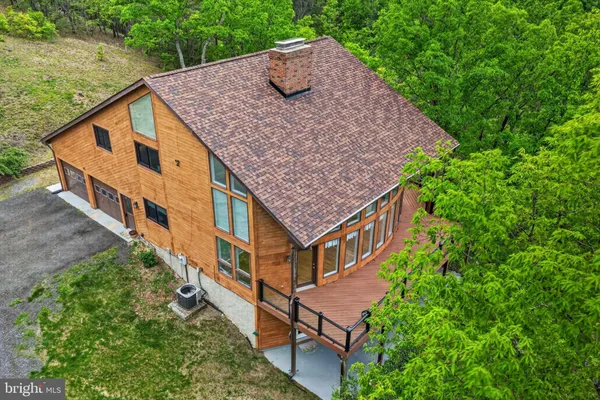 $650,000 | 334 Tomahawk Lane, Edinburg, VA 22824