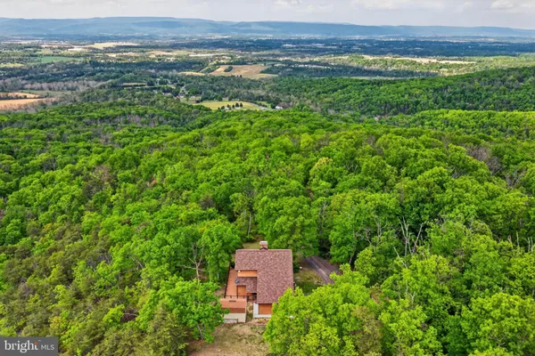 $650,000 | 334 Tomahawk Lane, Edinburg, VA 22824
