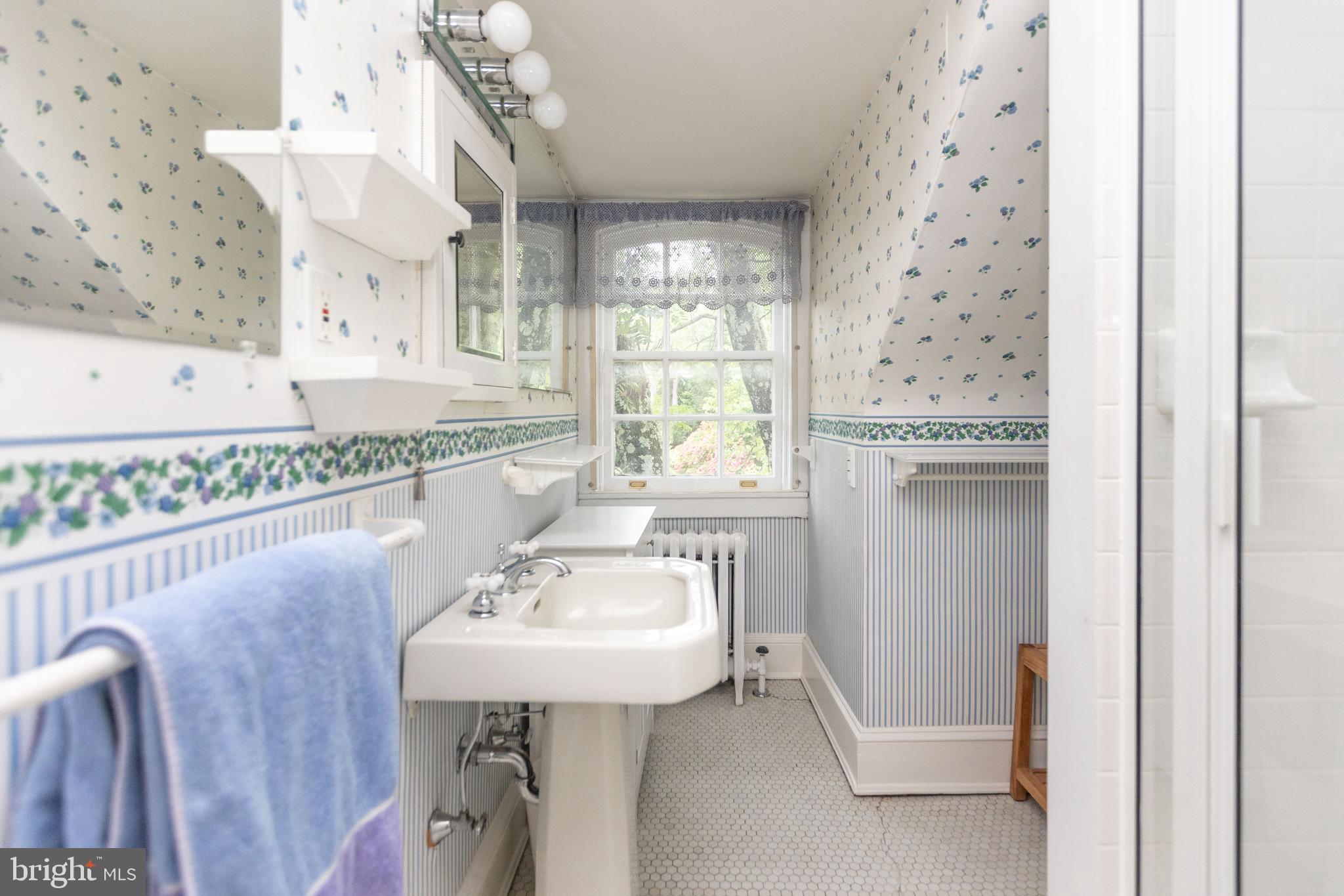 4200 Wickford Road Baltimore, MD 21210 - Photo 37 of 51 Upper 2 bathroom