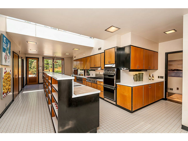 55 New Place Road Hillsborough, CA 94010 - Photo 8 of 20 Gallery Image 8