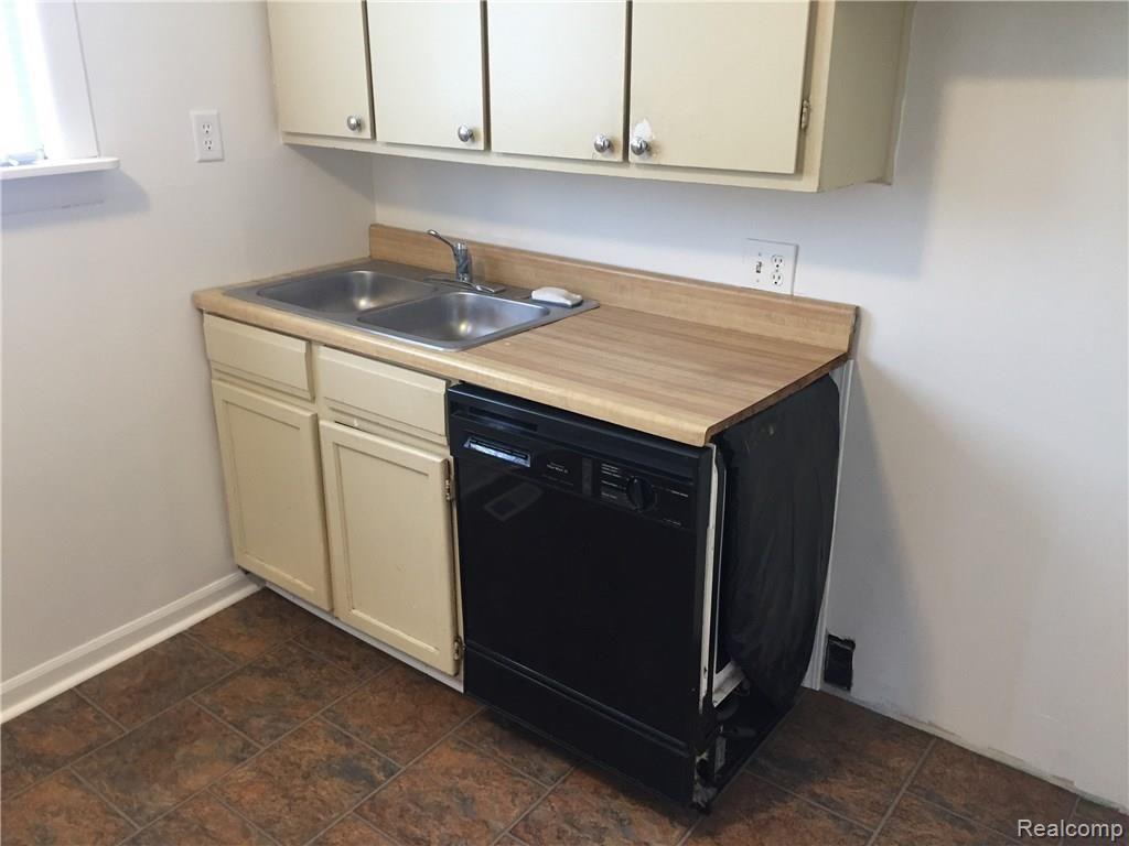 2214 Lindell Road Sterling Heights, MI 48310 - Photo 17 of 20