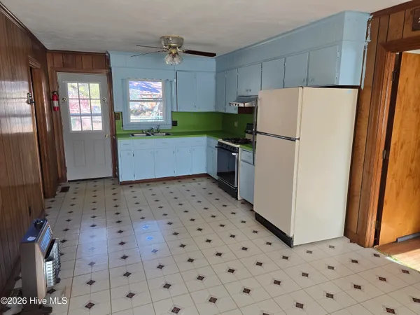 $120,000 | 711 Dr Martin Luther King Jr Drive North, Ahoskie, NC 27910