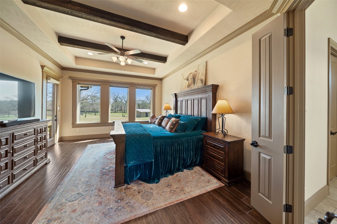 40 Stewart Road New Waverly, TX 77358 - Photo 16 of 50 a living room with furniture and a flat screen tv
