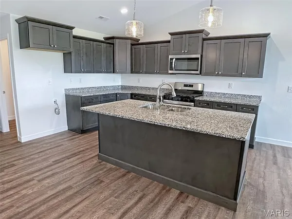 $353,000 | 26 Sonata Lane, Troy, IL 62294