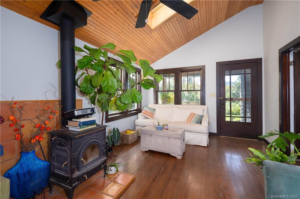590 Barnard Road Marshall, NC 28753 - Photo 6 of 43 Gallery Image 6