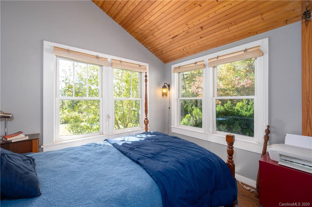 590 Barnard Road Marshall, NC 28753 - Photo 8 of 43 Gallery Image 8