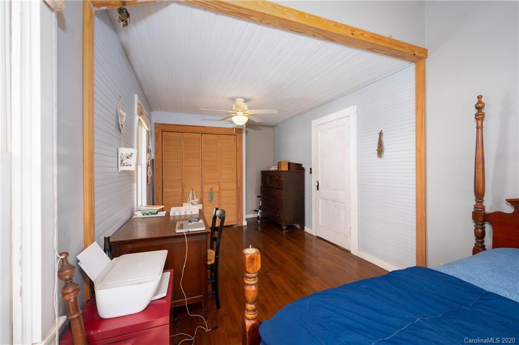 590 Barnard Road Marshall, NC 28753 - Photo 10 of 43 Gallery Image 10