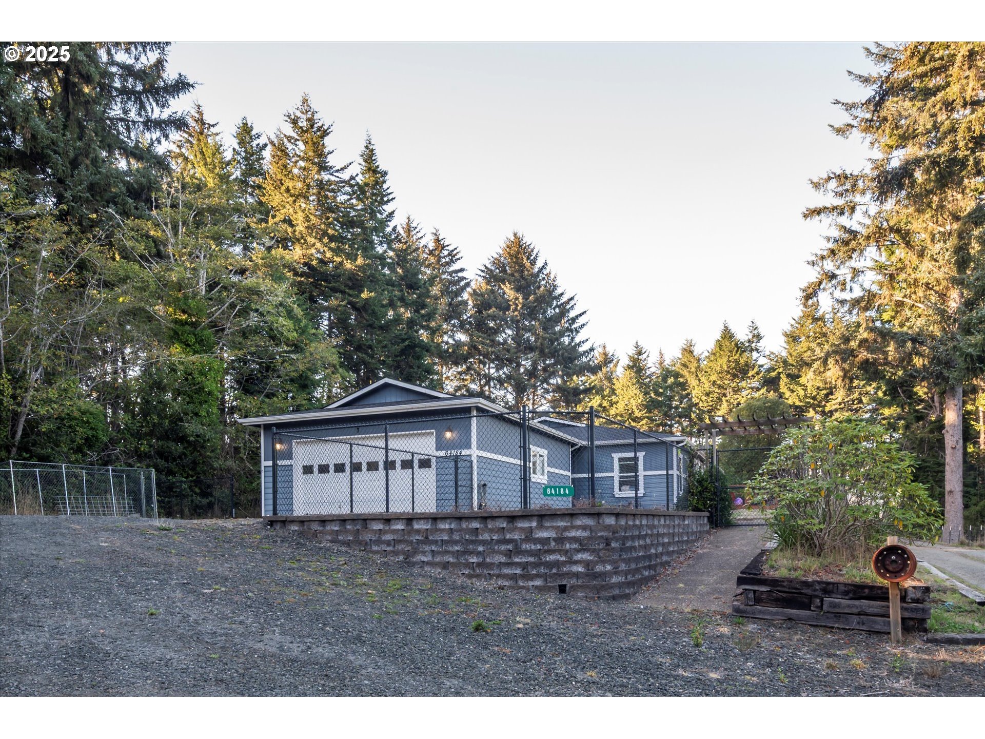 64184 Rail Road Coos Bay, OR 97420 - Photo 2 of 48 Garage