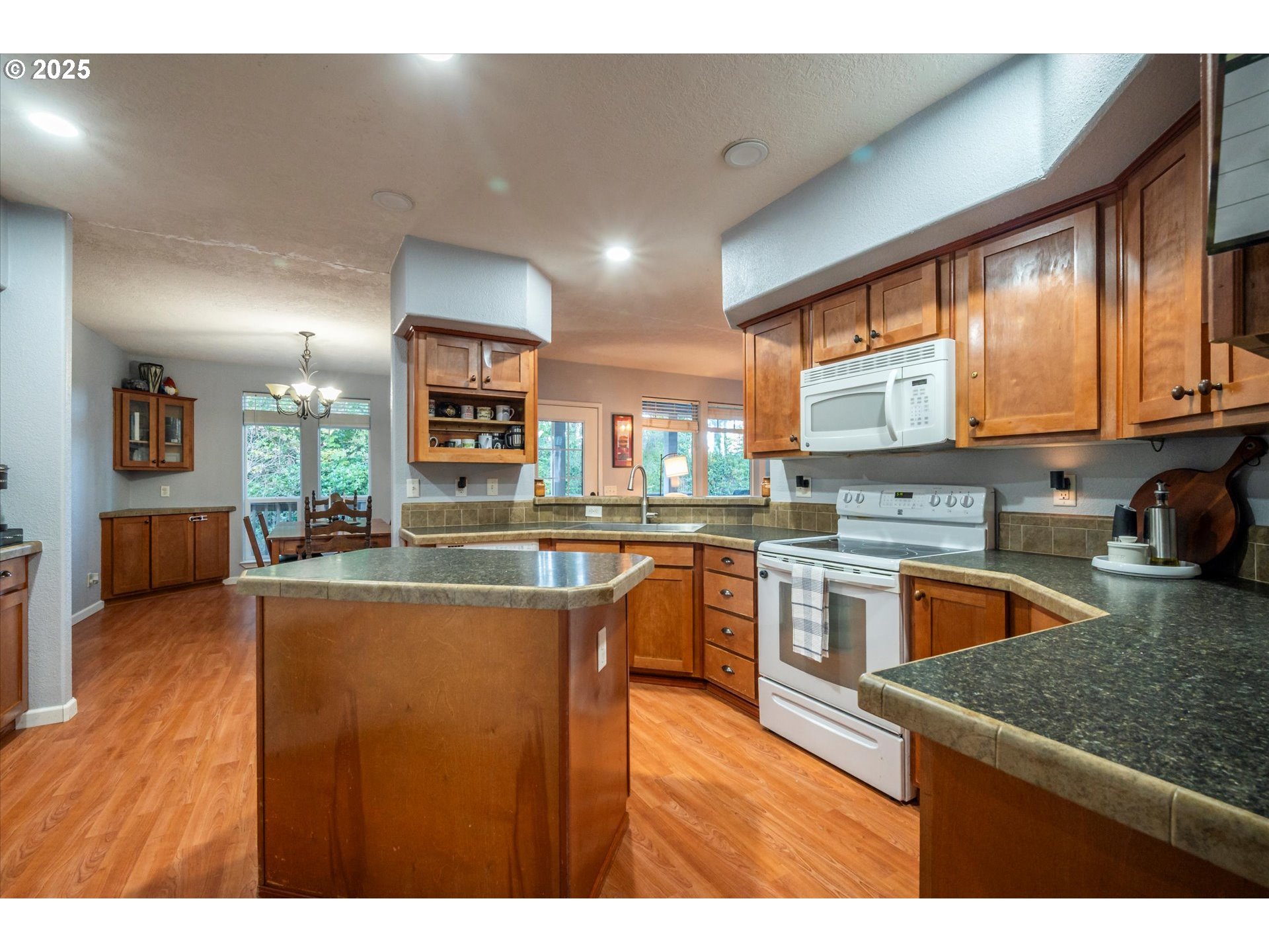 64184 Rail Road Coos Bay, OR 97420 - Photo 25 of 48 Kitchen
