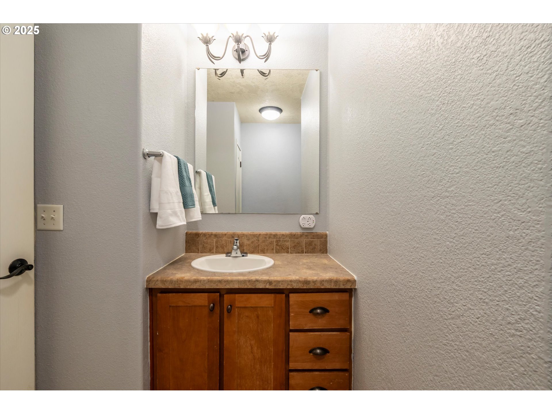 64184 Rail Road Coos Bay, OR 97420 - Photo 41 of 48 Bathroom