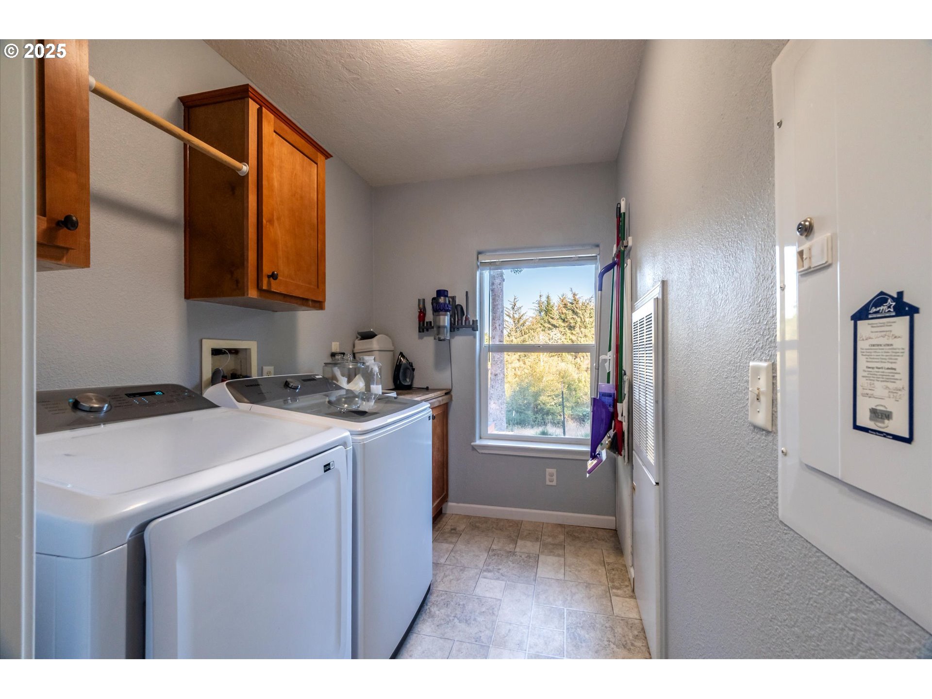 64184 Rail Road Coos Bay, OR 97420 - Photo 44 of 48 Laundry