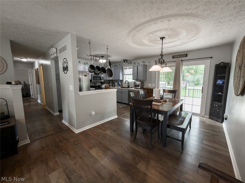 1211 Kingston Road Uniontown, OH 44685 - Photo 4 of 21