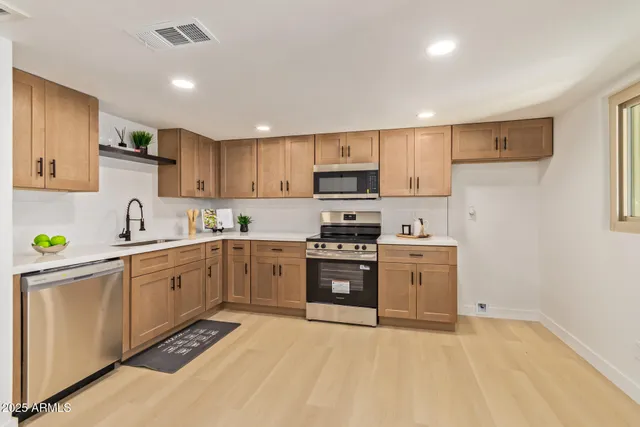 $288,999 | 2440 West Rue De Lamour Avenue, Phoenix, AZ 85029