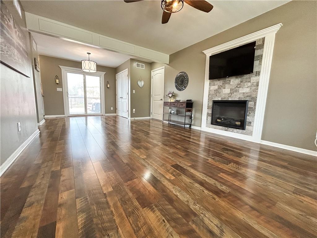 804 Cherokee Court Paola, KS 66071 - Photo 5 of 47